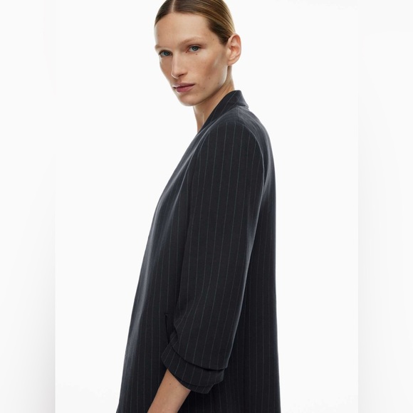 Aritzia Wilfred New Power Blazer Navy Blue Pinstripe Size 12 - Picture 4 of 12